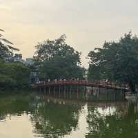 🐢✨ Hoàn Kiếm Lake – หัวใจของฮานอย 