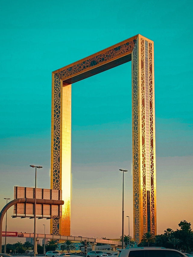 The Dubai Frame: A Window to the Past and Future