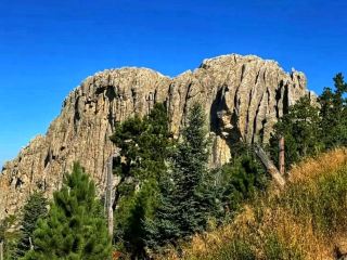 ⛰️ ยอดเขาแบล็กเอลค์ – ยอดเขาแบล็กฮิลส์