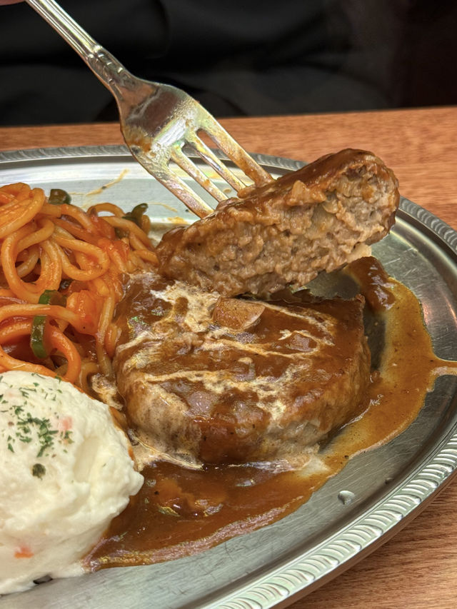 ☕️ Late-Night Café Hopping in Kabukicho, Shinjuku ☕️ Late-Night Café Hopping in Kabukicho, Shinjuku