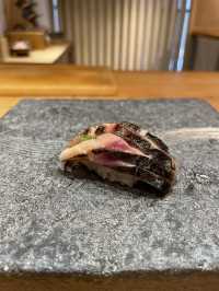 鮮味雙重奏：海膽與中拖羅