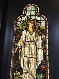 日光映照絢麗宗教藝術