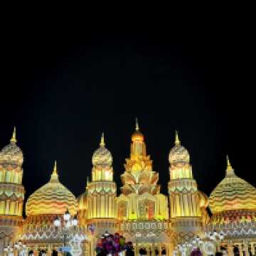 Stunning Fall Nights Out - Arabian Vibes Multicultural Diversity