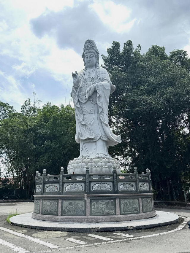 Peaceful Reflections at Puh Toh Si Temple, Kota Kinabalu Peaceful Reflections at Puh Toh Si Temple, Kota Kinabalu