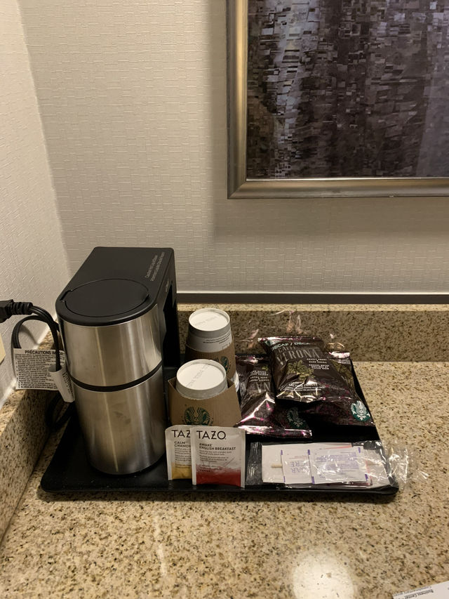 芝加哥機場旁轉機住宿！Sheraton Suites體驗