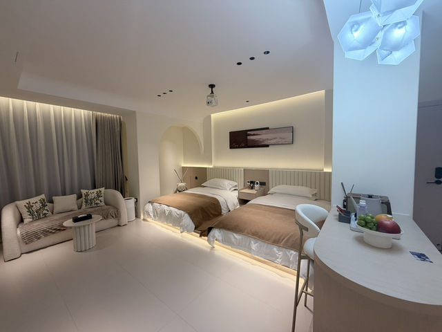 Warm Light by Erhai Lake ✨ Warm Light by Erhai Lake ✨