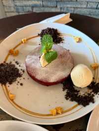 A QUAINT LITTLE CAFÉ WITH DELICIOUS RED VELVET PANCAKES.