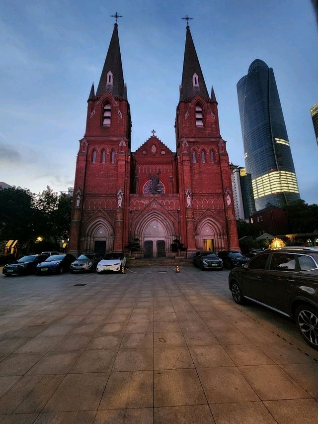 Shanghai’s Iconic Gothic Gem: St. Ignatius Cathedral at Dusk 🌆✨ Shanghai’s Iconic Gothic Gem: St. Ignatius Cathedral at Dusk 🌆✨