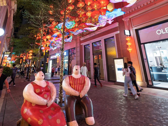 A Tapestry of Light: The Dazzling Soul of Lee Tung Avenue 