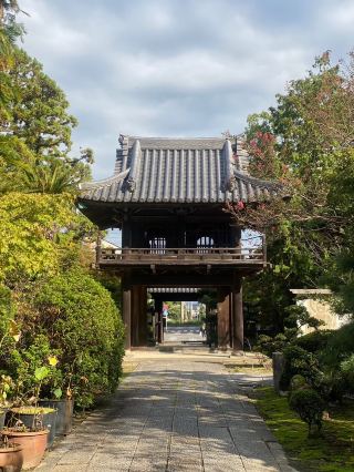 วัดชิเทนโนจิ วัดเก่าแก่ที่สุดของเมืองสึ (Tsu)