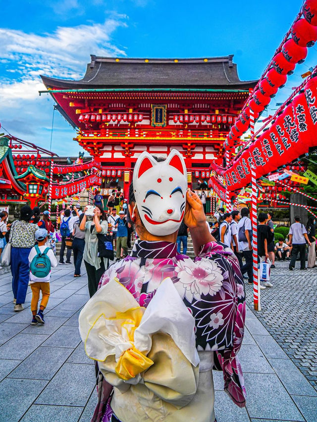 후시미 이나리 사원: 매혹적인 빨간 도리이 ⛩️ 