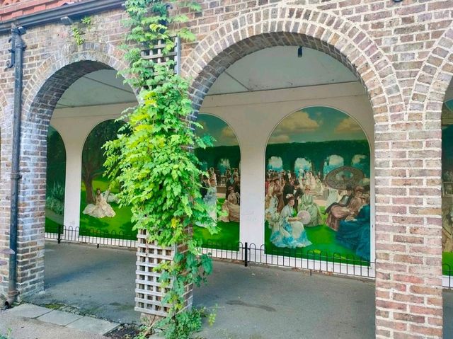 From Gardens to Wildlife: Holland Park Awaits