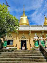 Amazing Chedi Wat Khao Hua Chuk