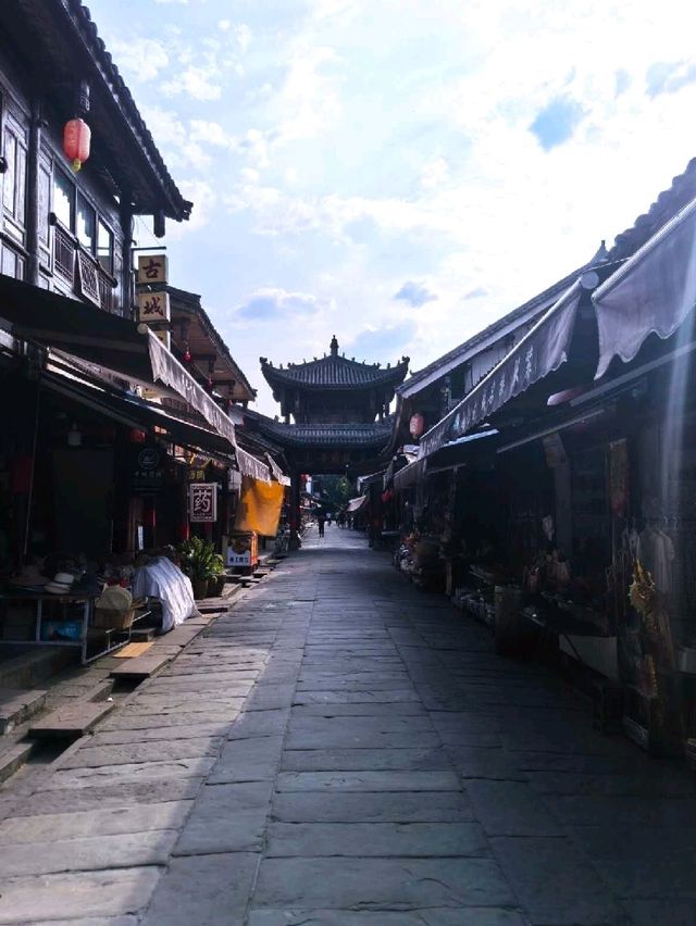 古鎮漫步體驗穿越千年歴史 古鎮漫步體驗穿越千年歴史
