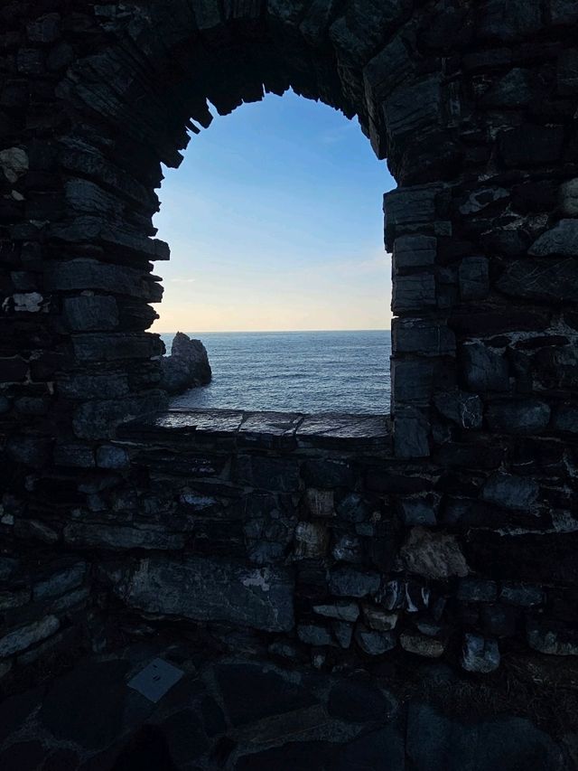 PORTOVENERE : A Castle at the peak of an Italian coast