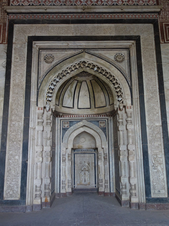 Delhi’s Timeless Landmark: Purana Qila (Old Fort)