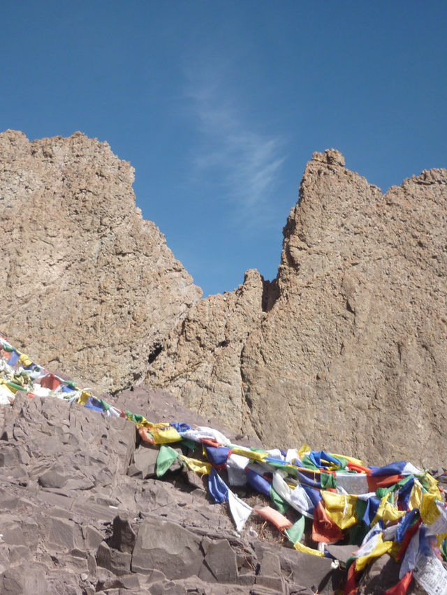 Trekking a Himalayan Pass Near Rumbak Village