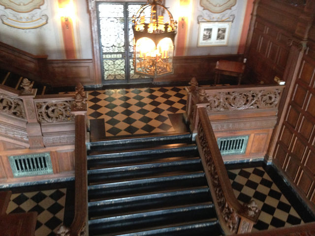 Finally your chance to see a real Beverly Hills mansion up close!