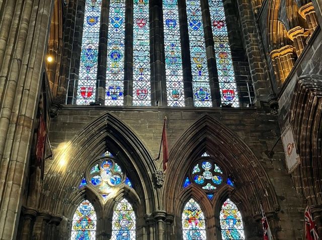 Glagow Cathedral: Do miss it out when travelling to Glasgow! 