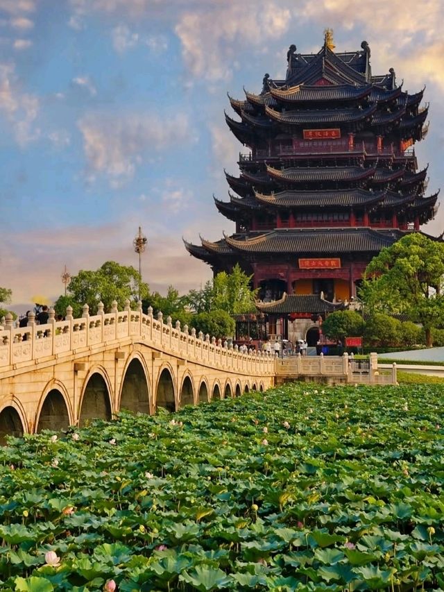 🛕 Chongyuan Temple – Suzhou’s Grand Lakefront Sanctuary