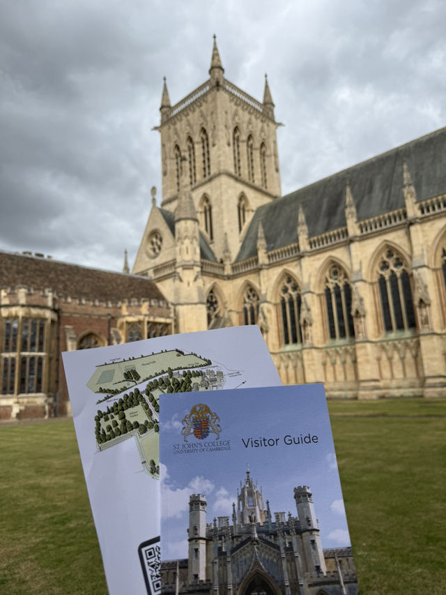 🏛️ Cambridge: A Day Among Dreaming Spires and Timeless Traditions
