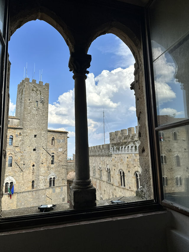 Top places in Volterra to get your dream panorama photos of Tuscany