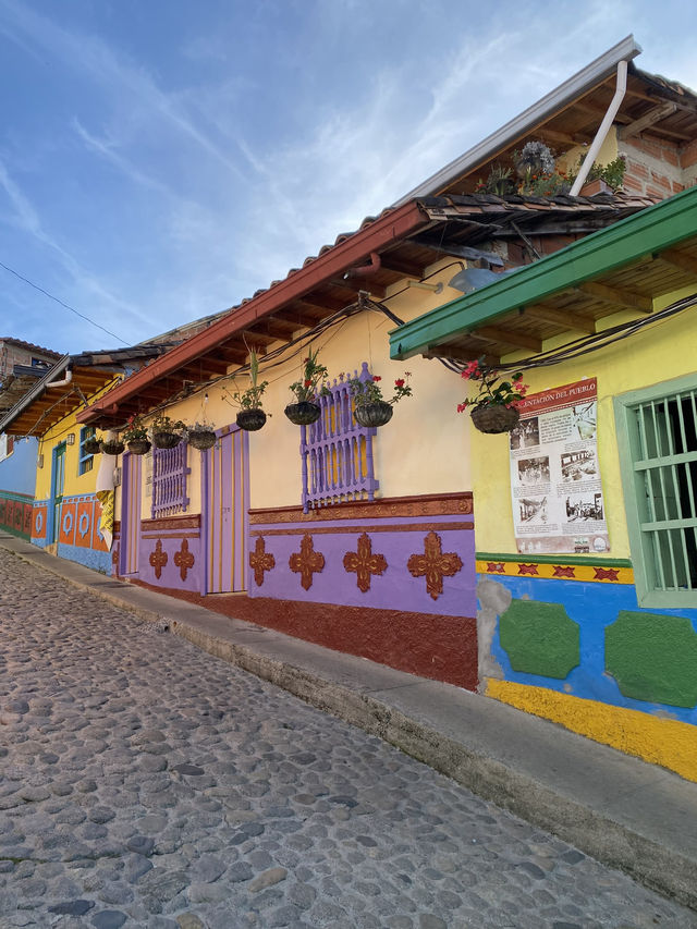 Colombia Trip: Chromatic Streets in Guatape is perfect for Influencers!