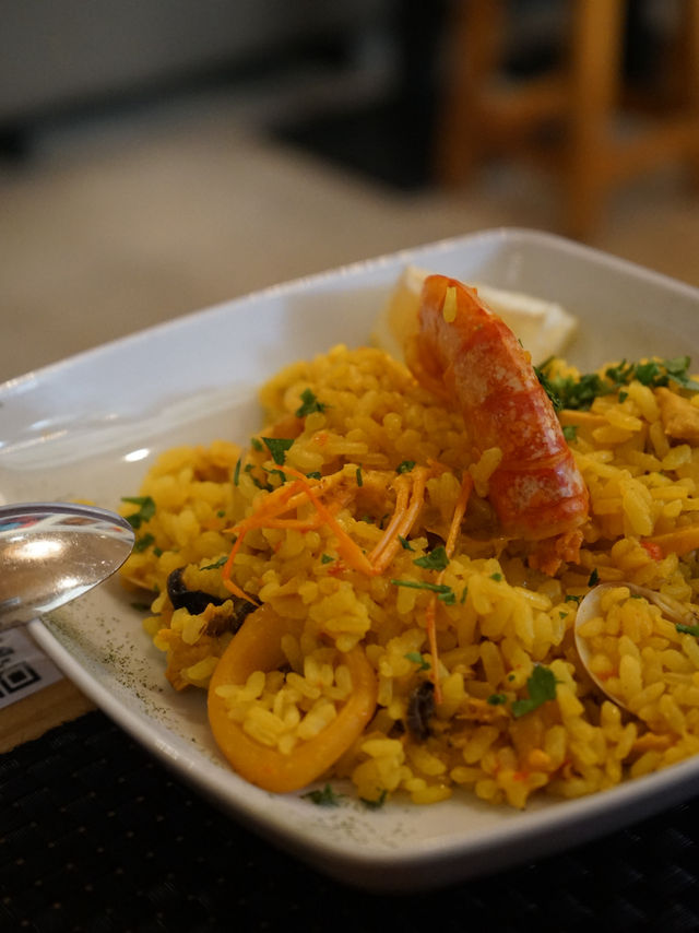 Madrid | Cosy local restaurant with good Spanish food