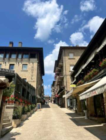 Discover San Marino: Tiny Country, Big Adventures! 🏰