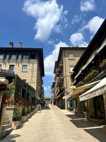 Discover San Marino: Tiny Country, Big Adventures! 🏰 Discover San Marino: Tiny Country, Big Adventures! 🏰