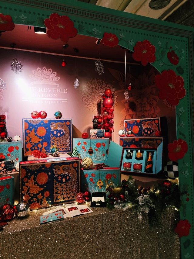 A Christmas miracle at The Reverie Saigon 🎄✨ A Christmas miracle at The Reverie Saigon 🎄✨