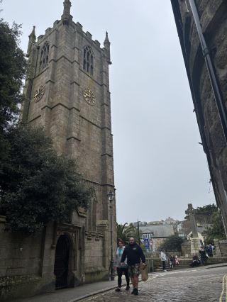 #uktrip #cornwall #stives anyone been to St Ives? It’s amazing. We actually preferred St Ives to Falmouth. Lots of shops and cafes. Ice cream along the beachfront as well as an arcade there which was just enough to keep the children busy without spending the whole day there. Although I feel like teenagers would still manage to spend a whole day there which keeps them occupied. 

You can find a pub called the Union which allows dogs inside, nice little pub with TV on for all to watch, plenty of options on the menu for everyone and they’re able to remove things you might not want.  Gluten free? They have jacket potatoes with different toppings. Lactose intolerant? The butter was on the side for the jacket rather than inside which I thought was great and you can opt for something without cheese or ask for no cheese.  

Overall. Cute little town, definitely some fitness benefits depending where you park but I had a great time here. 