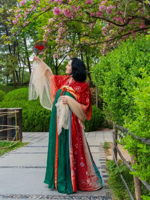 Xi'an: A Visiting Guide.