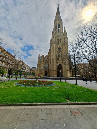 San Sebastian: Elegant Architecture & A Foodie Cheat Code 🇪🇸🥂🏛️