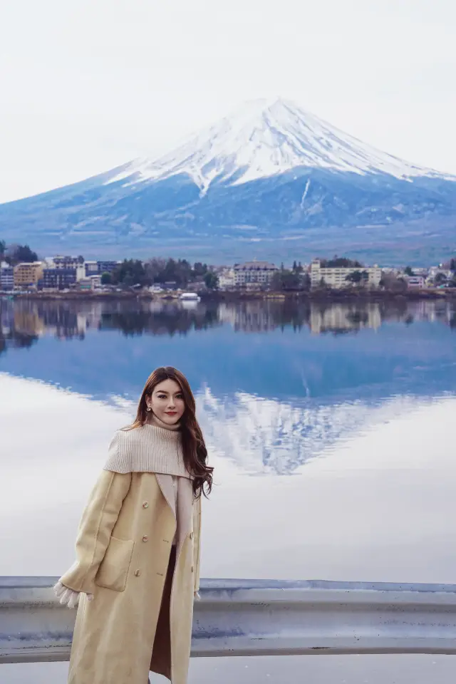 又是花式看富士山的一天，依然是選擇了包車一日遊，因為冬天天黑得早，我們選擇了7點就從東京開車出發了