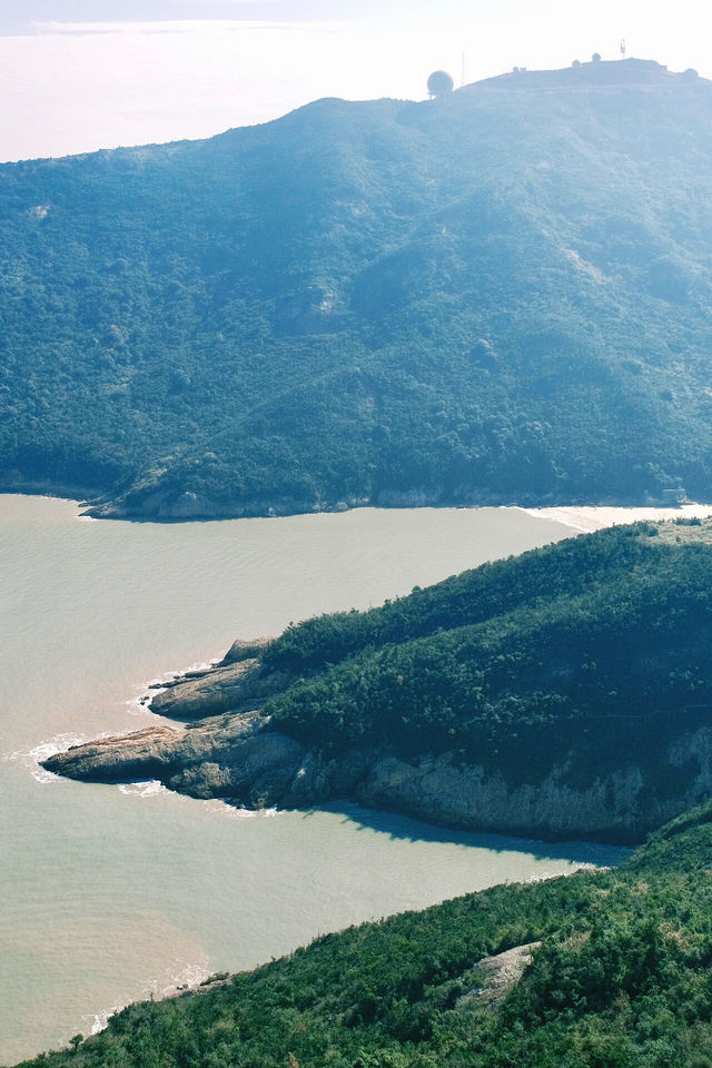 姊妹們太漂亮了冬日海岸線徒步水桶岙小環線｜浙版“麥理浩