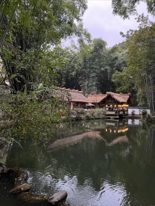 Visiting Du Fu Thatched Cottage in Chengdu is a must to experience the charm of the great poet