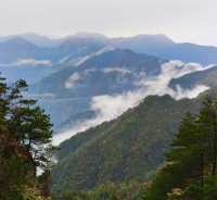 莫以宜春遠，江山多勝遊