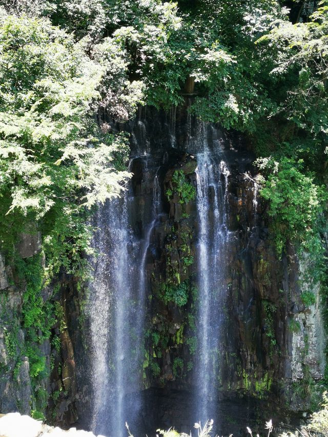 徐鳧岩瀑布