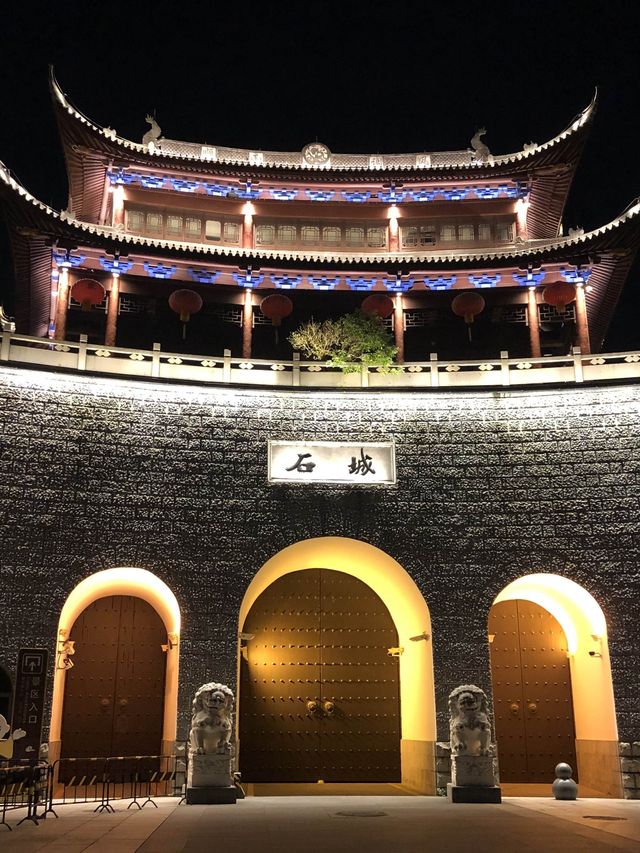 高鐵直達寶藏小城，登山露營峽谷雲海全都有！