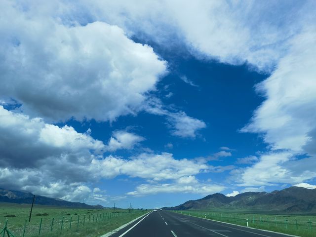 賽里木湖，天山之上的藍寶石