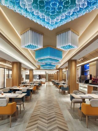 🏔️ Changbaishan's Winter Wonderland: Ski, Soak & Savor! 🎿🍲
