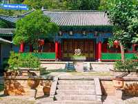 Gently Embraced by Dragon: Lake Beauty and Romance