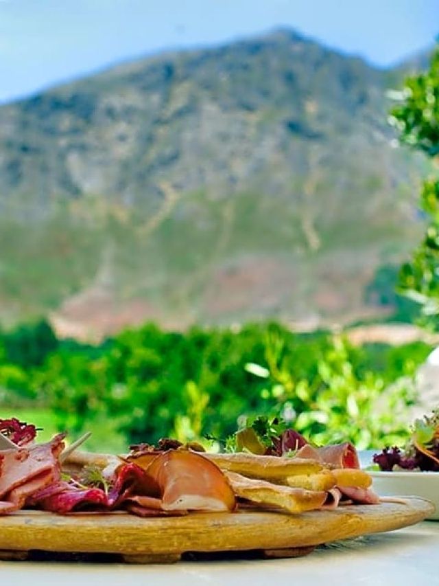🏨 Top Stays in Stellenbosch: Spa & Scenery 🍇🛀