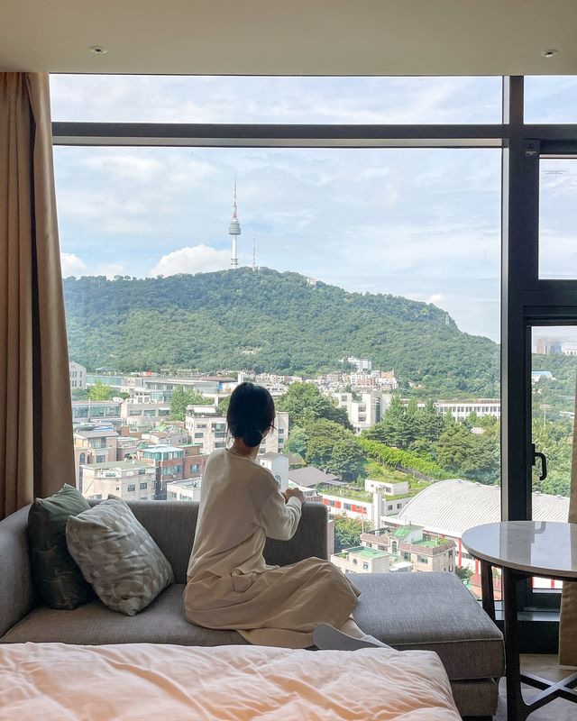 《首爾大使柏雷門酒店：奢華與便捷的完美邂逅》。