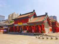 探索千年古寺。