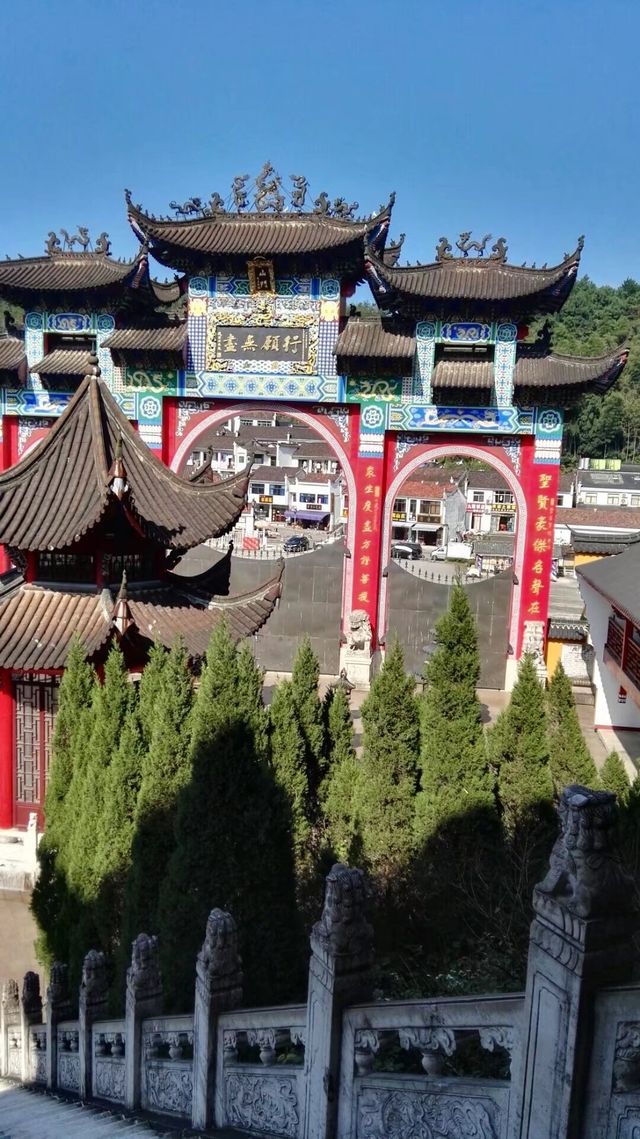 蓮花佛國——九華山之旅。 蓮花佛國——九華山之旅。