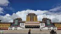 這座寺廟拍照簡直不要太出片了這裡是格莫寺。
