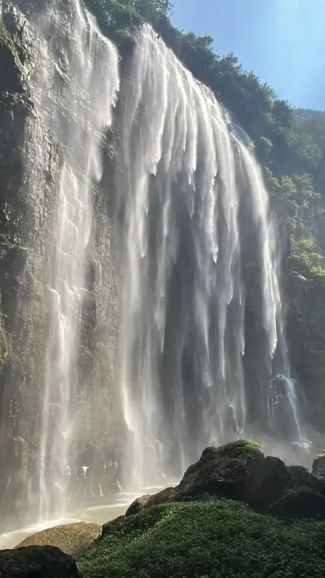 宜昌三峽大瀑布｜瀑布淋身，很好拍照