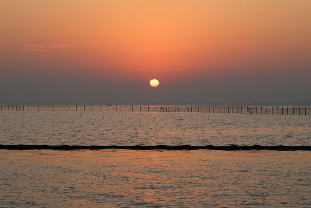 東湖日出